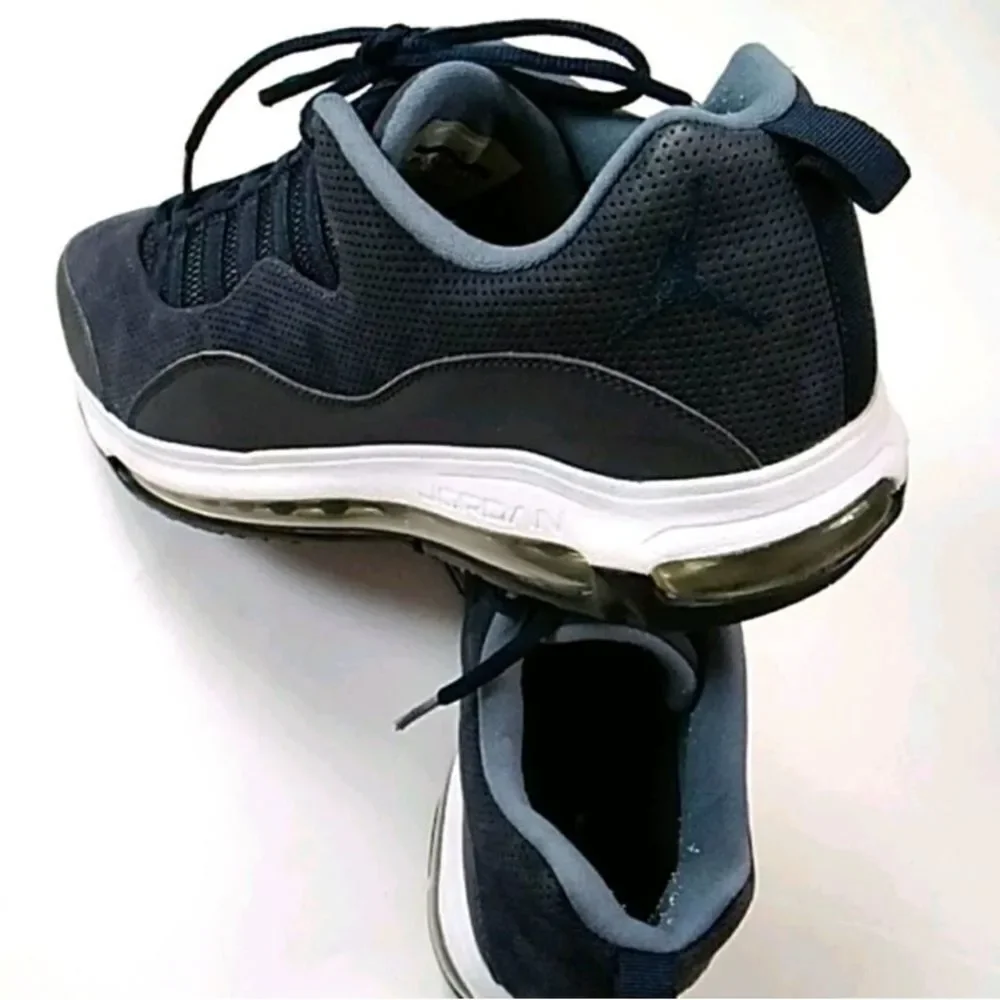 Vintage Air Jordan CMFT Viz Air Max 442087-403 Sneaker Size 10.5
